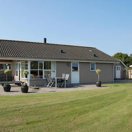 Attractiv Holiday Enghusvej 098596 *